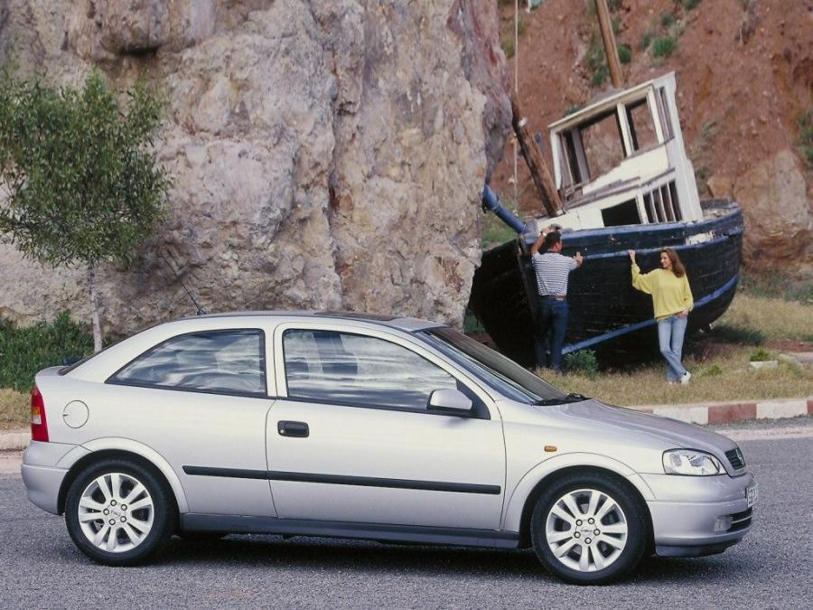  Opel Astra 3-Door (G) 1998 года  (фото 10 из 36)